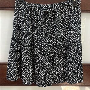 BNWT Brandy Melville Black and White Floral Mini Skirt with Tie Front